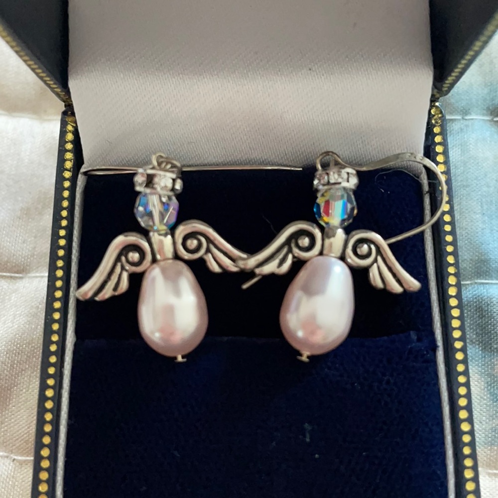 Cute Swarovski angel drop earrings!